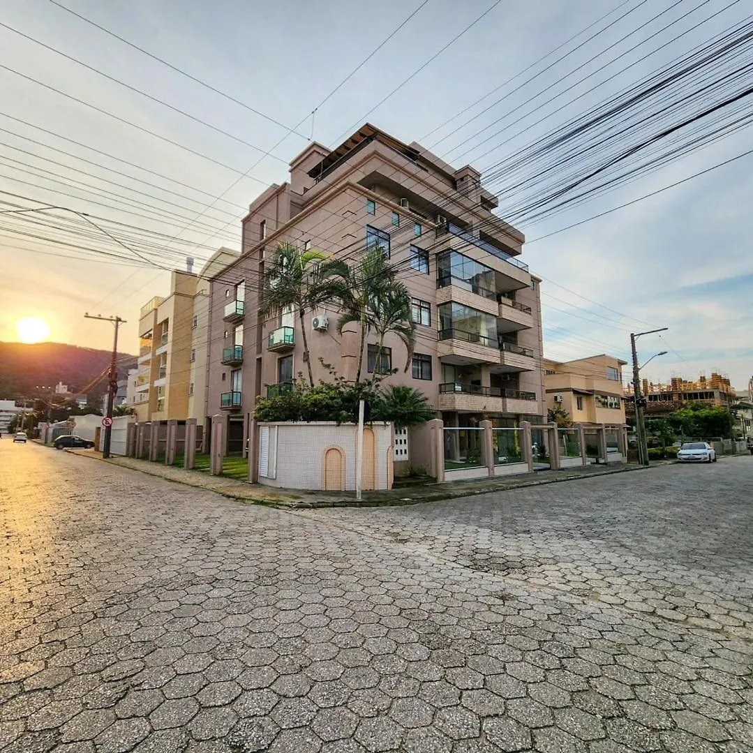 Apto El Shadday 203 /150 Metros Do Mar. location